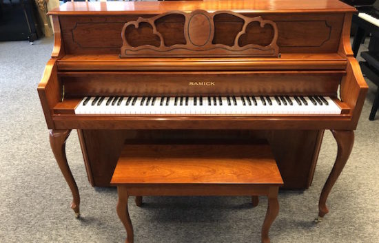 Samick Console Piano